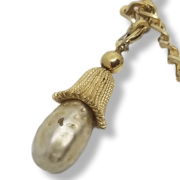 SARAH COVENTRY 1964 FASHION PARADE GOLDTONE CHAIN & PEARL PENDANTS NECKLACE - Picture 7 of 8